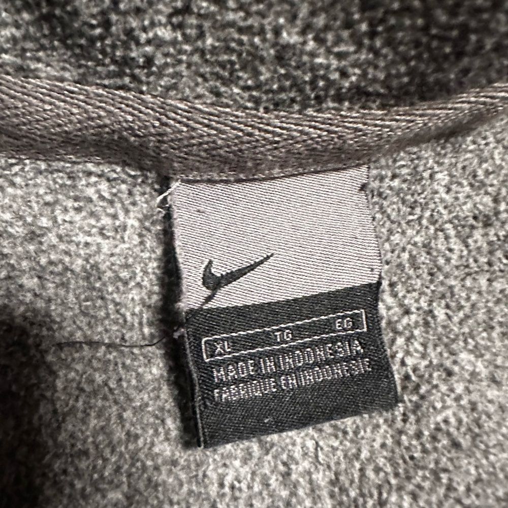 2000s Nike Gray Pullover - Picture 4 of 4